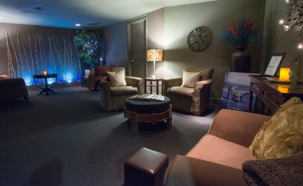 Hotel Murano Τακόμα Εξωτερικό φωτογραφία The waiting room at a spa