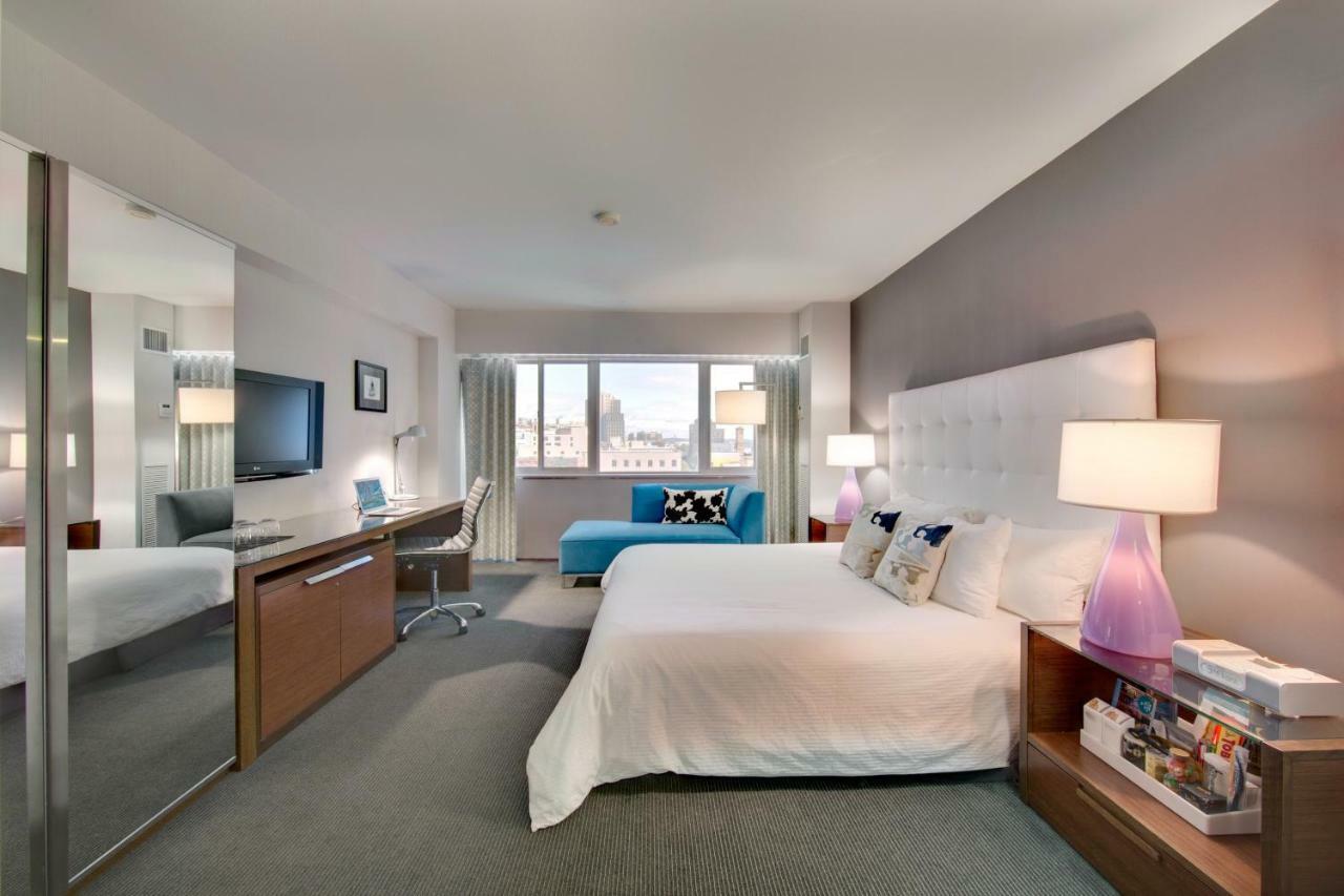 Hotel Murano Τακόμα Εξωτερικό φωτογραφία A room at the Hotel Commonwealth